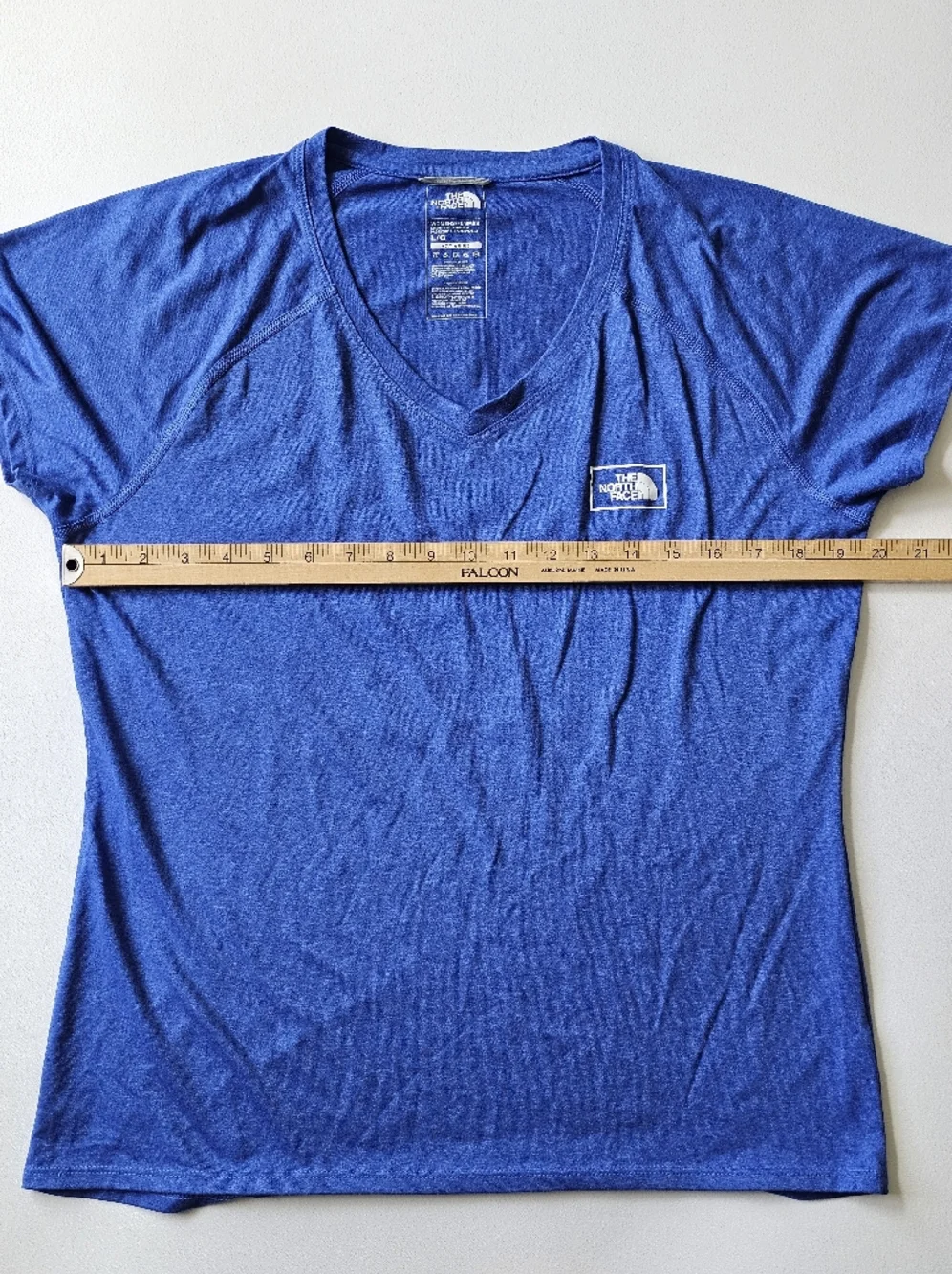 The North Face Active Fit Blue Graphic Tee Women’s L Outdoor Workout Top - Picture 9 of 9